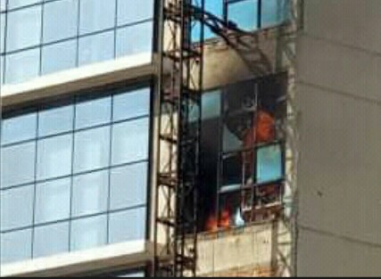 পল্টনে বহুতল ভবনে আগুন 