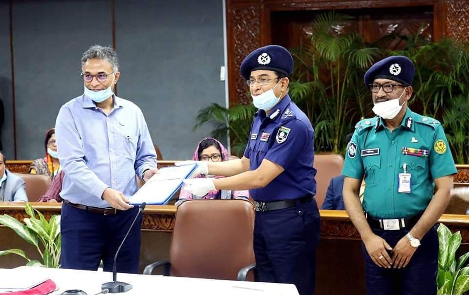 প্রধানমন্ত্রীর ত্রাণ তহবিলে পুলিশের ২০ কোটি টাকা অনুদান