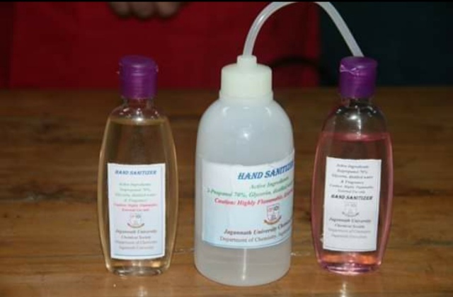 হ্যান্ড স্যানিটাইজার তৈরি করলো জবির রসায়ন বিভাগ