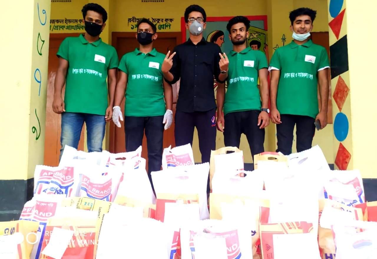 ছাত্র ও সমাজকল্যাণ সংঘের উদ্যোগে রাজারগাঁওয়ে ত্রাণ বিতরণ