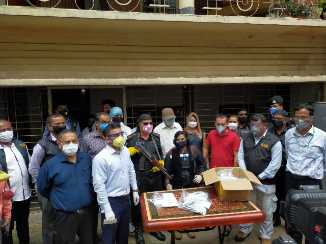 রাজধানীতে অবৈধ করোনা টেস্টিং কিট জব্দ, অভিযান চালাচ্ছে র‌্যাব-৩