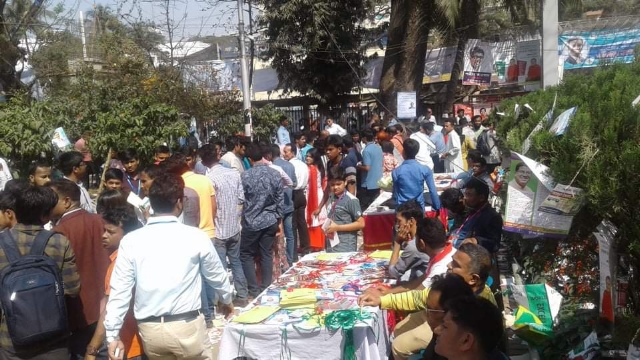 ডিইউজে উৎসবমুখর পরিবেশে চলছে ভোট গ্রহণ