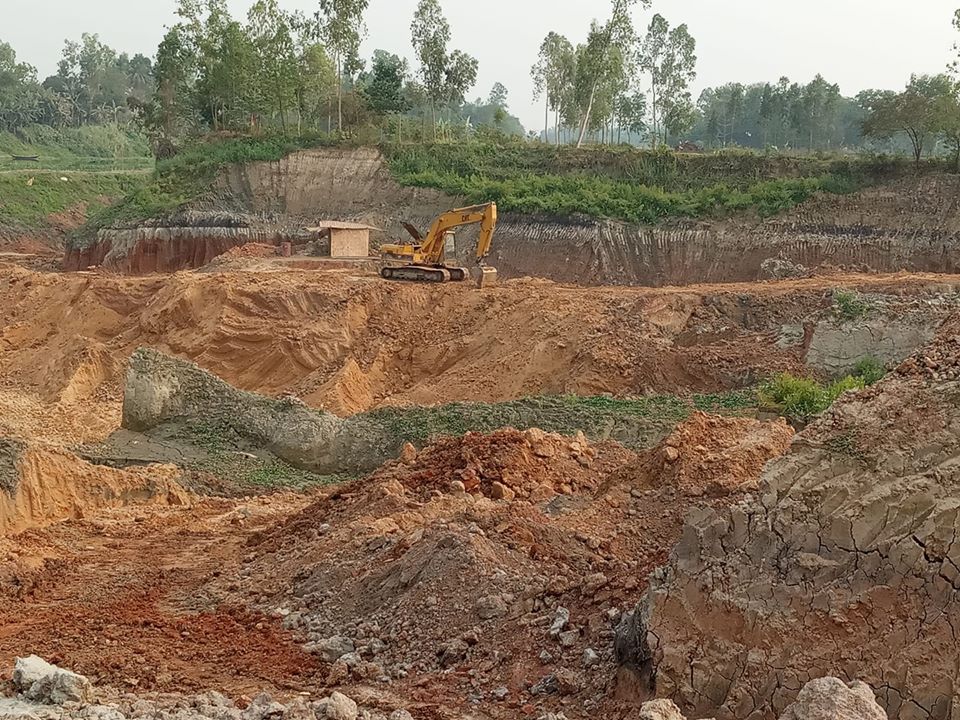 গাজীপুরে ফসলি জমি ধরে রাখা যাচ্ছে না : কৃষকরা