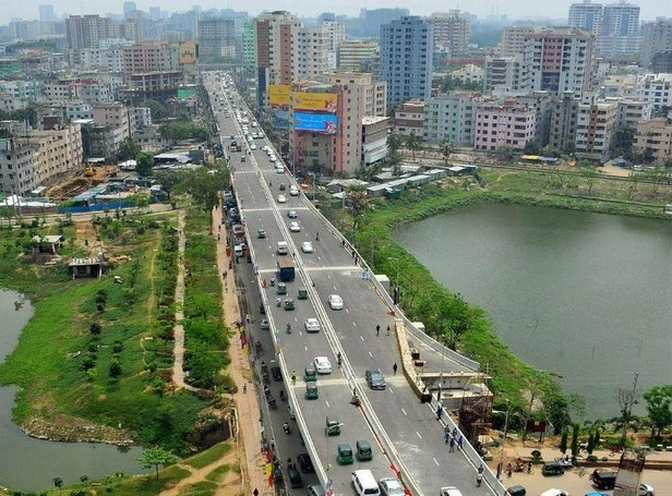 পূর্বের রূপে ফিরতে শুরু করেছে ঢাকা