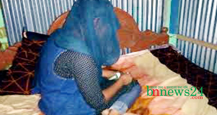 জলঢাকায় প্রেমিকের বাড়িতে বিয়ের দাবীতে অনশনে প্রেমিকা