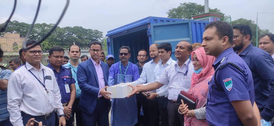 বেনাপোল বন্দর দিয়ে প্রধান মন্ত্রীর উপহার পেল ভারত