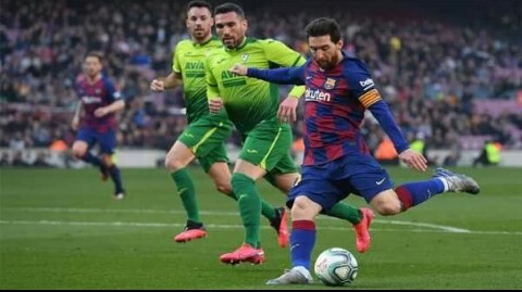 মেসির ৪ গোলে বার্সার উড়ন্ত জয়