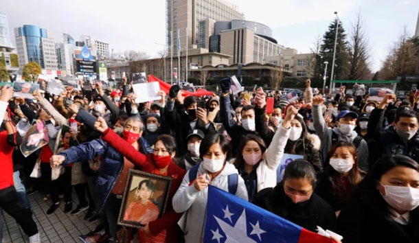 মিয়ানমারে মিছিল থেকে সাংবাদিকদের ওপর হামলা