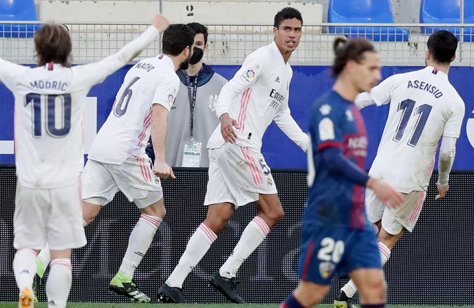 তিন জয়ে দ্বিতীয় স্থানে ব্লাঙ্কোসরা