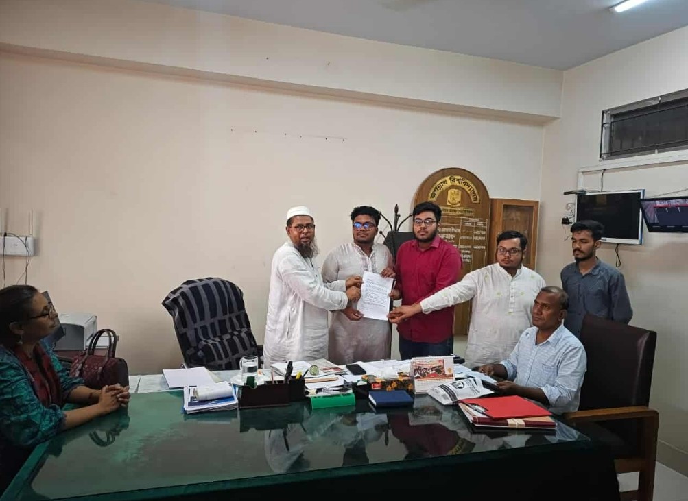 পাঁচ দফা দাবিতে আপ বাংলাদেশের স্মারকলিপি প্রদান