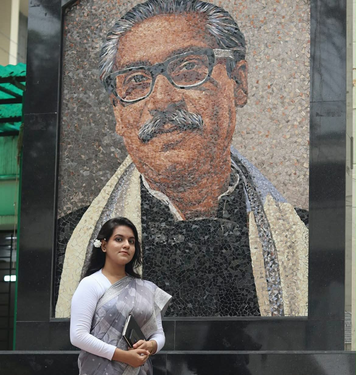 শিক্ষক বাবা ও মাকে কৃষক-গৃহিনী পরিচয়ে হলে সিট নিলেন জবি শিক্ষার্থীর