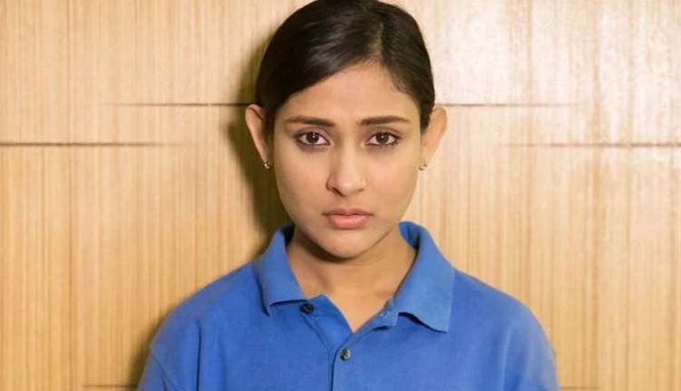 নিজের গল্পে নিজেই বিক্রয়কর্মী মেহজাবীন