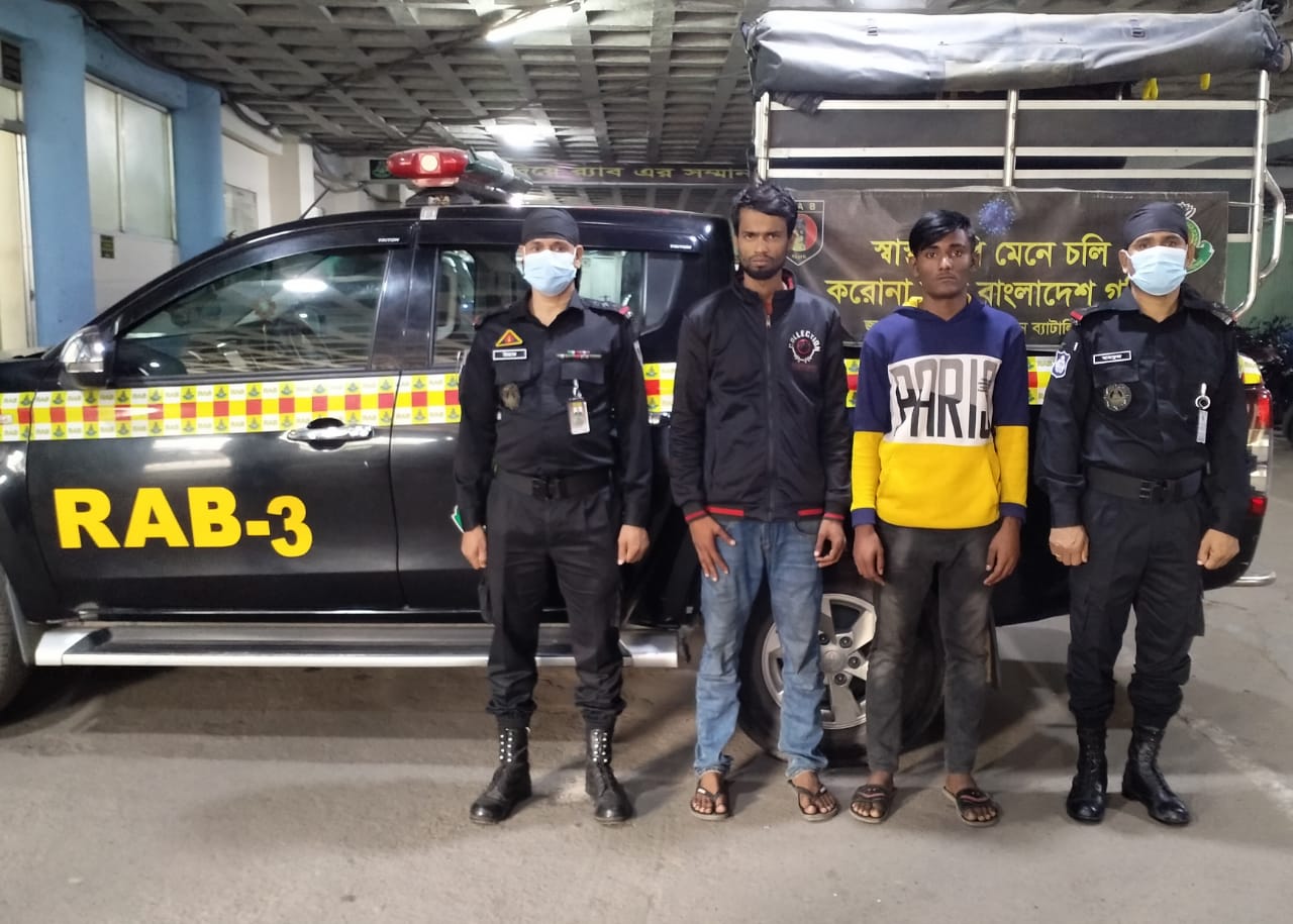 রাজধানীতে মাদকসহ গ্রেপ্তার ২